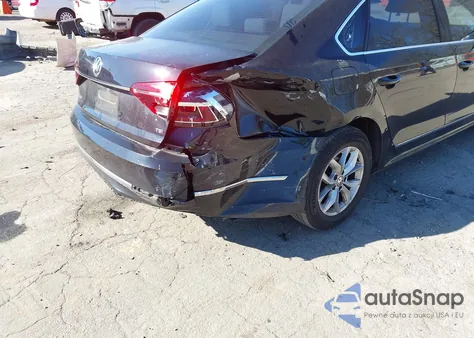 2017 Volkswagen Passat 1.8T S из США, поврежденный, VIN 1VWAT7A33HC052856